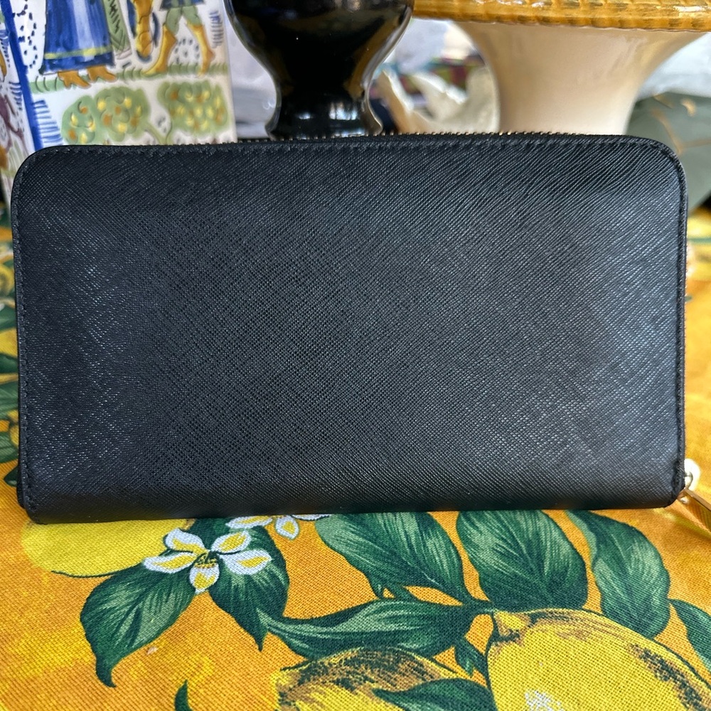 Henri Bendel New York Black Zip around Wallet Gold Palm Leaves EUC - Picture 3 of 11